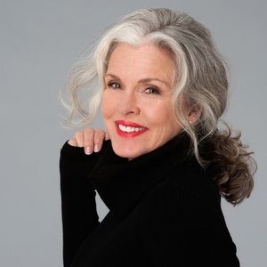 Meet your Posher, Hilary